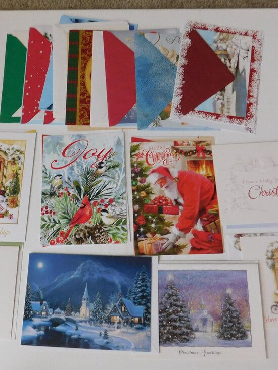 Mixed lot of 100 Christmas Cards with envelopes - Mixed styles Unbranded - Picture 6 of 6